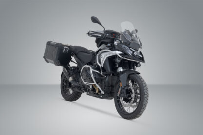 TRAX ADV aluminium case system + Akrapovic Black. 45/45 l. BMW R 1300 GS (23-).