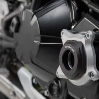 Engine case protector Black/Silver. Kawasaki Z900 models (16-).