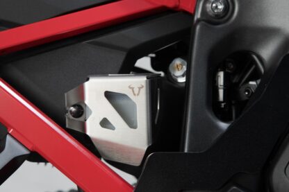 Brake fluid reservoir guard Silver. Suzuki DL1000, Honda CRF1000L/1100L.