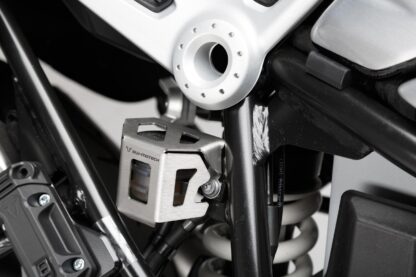 Brake fluid reservoir guard Silver BMW R nineT models (14-)