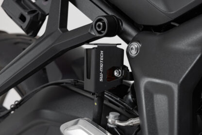Brake fluid reservoir guard Black. Triumph Trident 660 (21-).