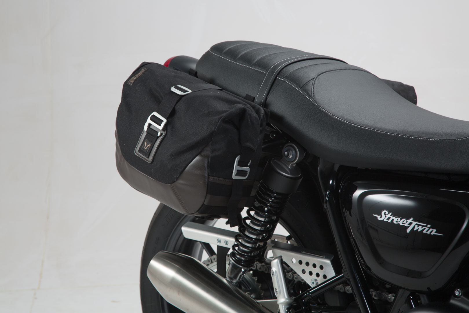 Legend Gear side bag system LC Triumph Street Twin (16-) / Cup (16-).