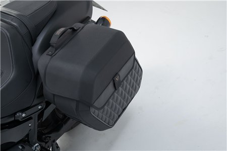 Legend Gear side bag system LH2 1x 25.5 l. Softail Fat Bob / S (17-).