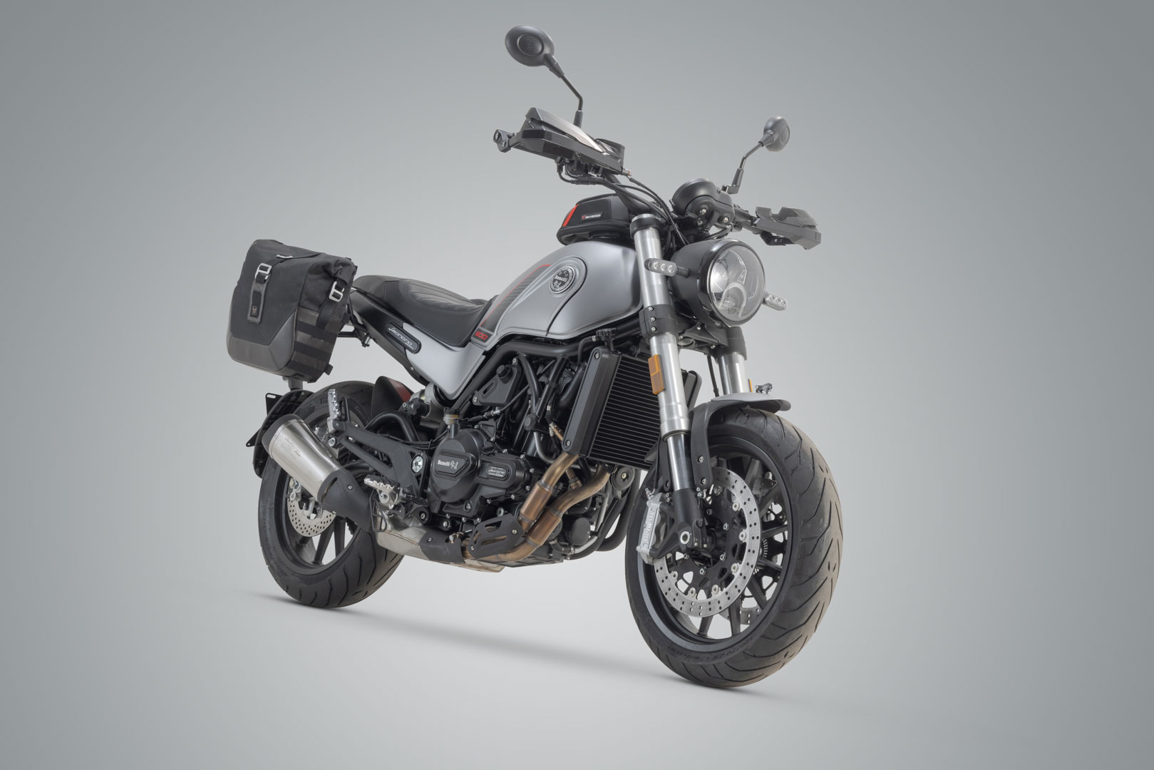 Legend Gear side bag system LC Benelli Leoncino 500 (17-) / 500 Trail (18-).