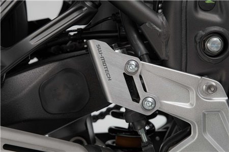 Brake cylinder guard Silver Yamaha Tenere 700 models (19-)