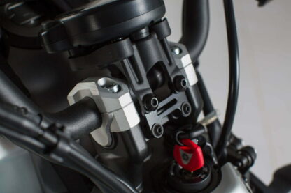Bar riser H=20 mm. Black. Yamaha XSR700 (15-20).