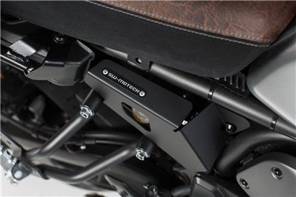 Brake fluid reservoir guard set Black. Yamaha XSR700 (15-) / XT (19-) L+R.